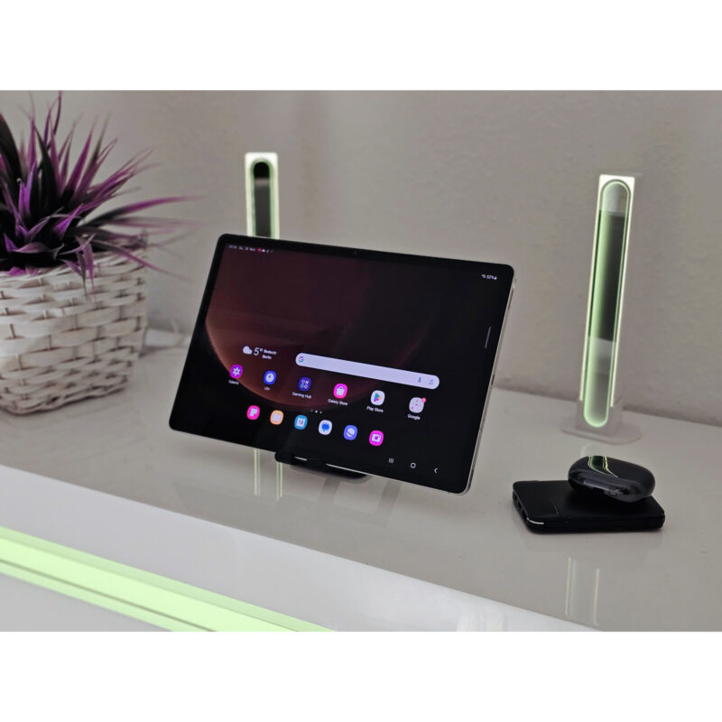 تبلت سامسونگ مدل Galaxy Tab S9 FE Plus 5G SM-X616B ظرفیت ۲۵۶ گیگابایت و رم ۱۲ گیگابایت به همراه شارژر